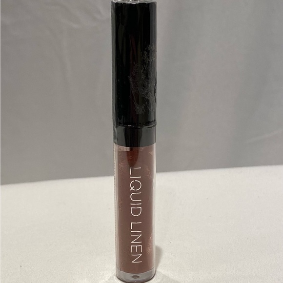 BH Cosmetics Liquid Linen Lipstick in Stephanie, New. - Picture 2 of 4